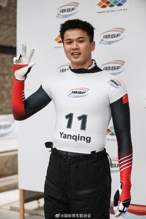 Tóc Bạch Kim Nam